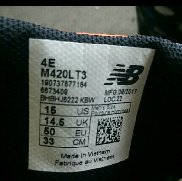 New balance running sneakers - Picture 3 of 5